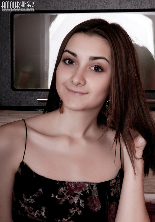 Яна, 19